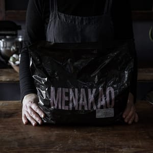 Menakao 44% Milk Chocolate Couverture 2.5kg