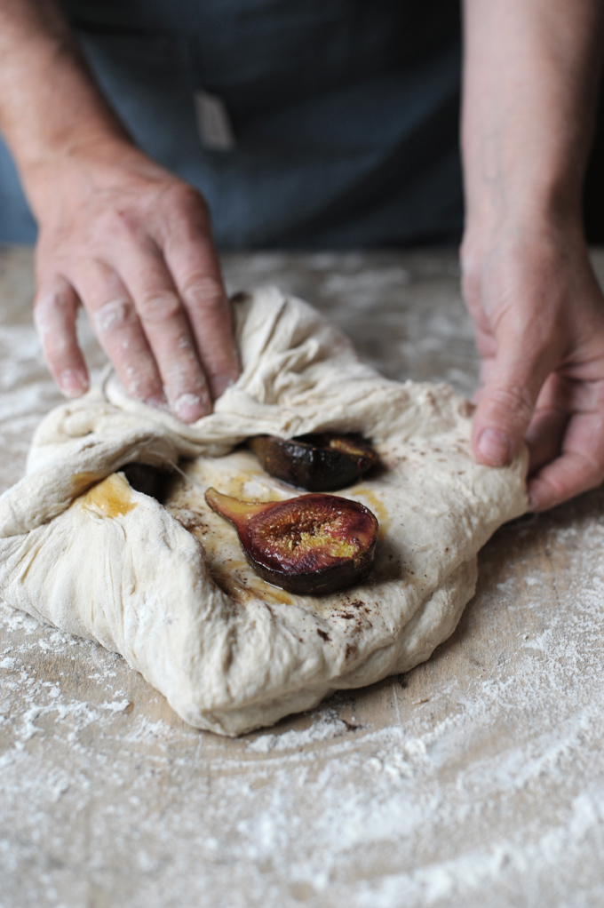 fig shaping sourdough - 680