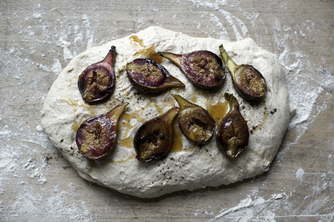 figs on dough- 680